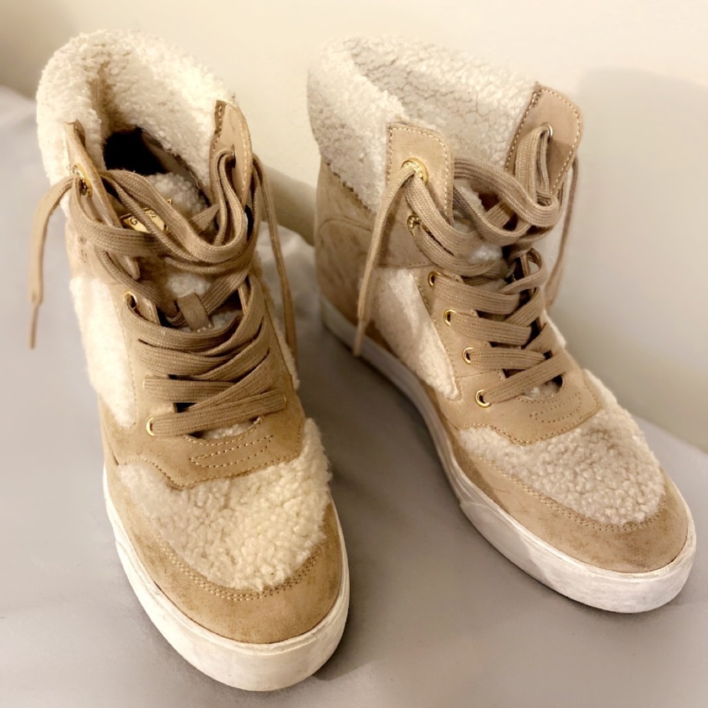 Women’s Tan Guess Wedge Sneakers Faux Fur size 10